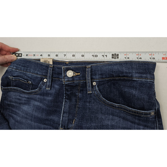 Levi's 311 shaping skinny capri Women's Size 8 Blue Denim Stretch - Picture 3 of 9